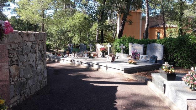 allee-cimetiere